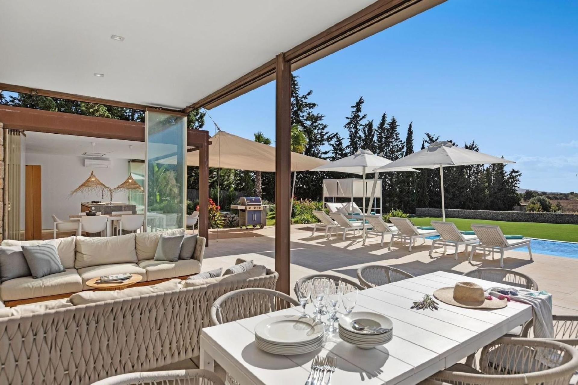 Luxurioese Mit Pool In Fuer 8 Personen * Inca (Mallorca)