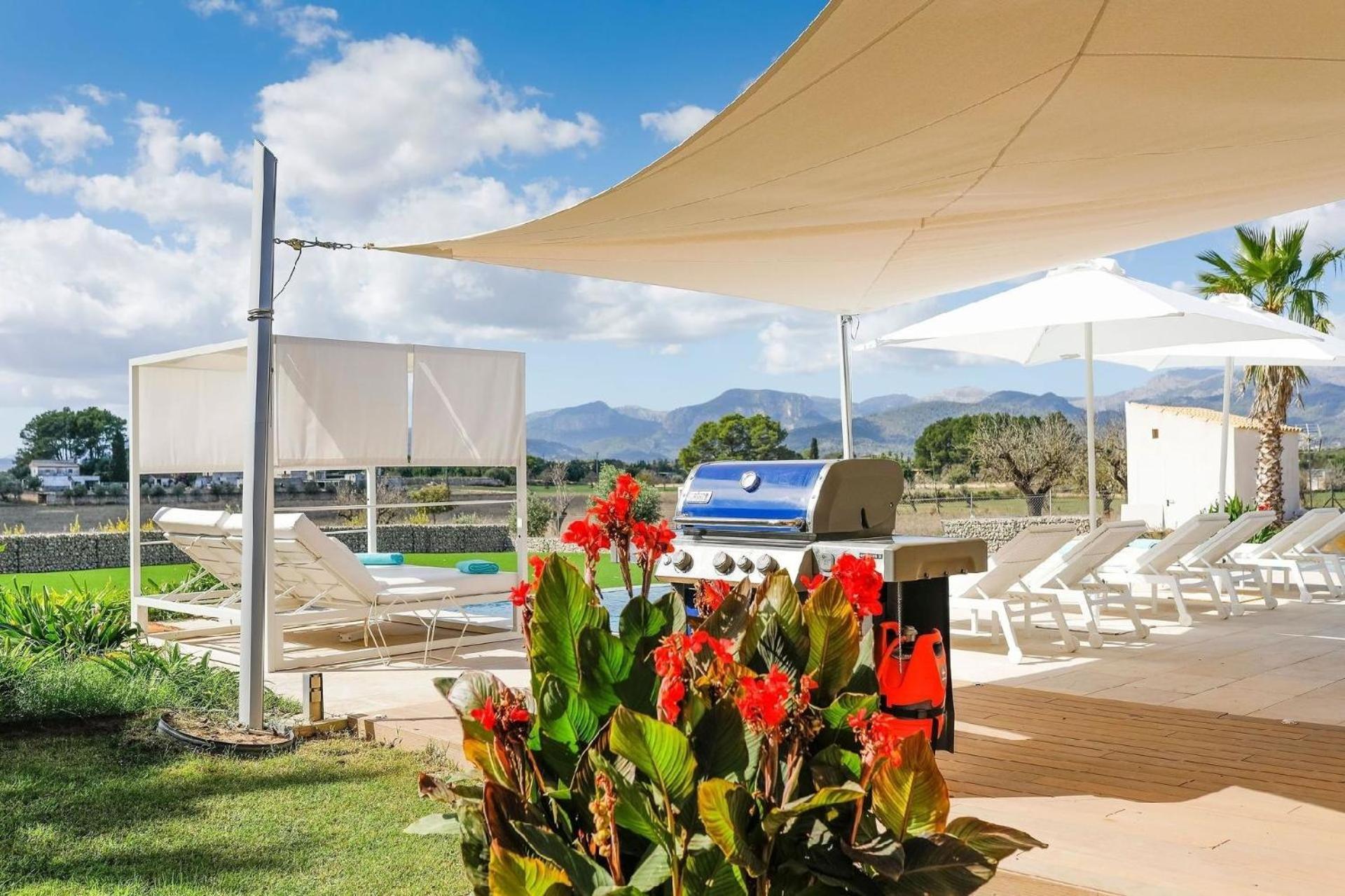 Luxurioese Mit Pool In Fuer 8 Personen