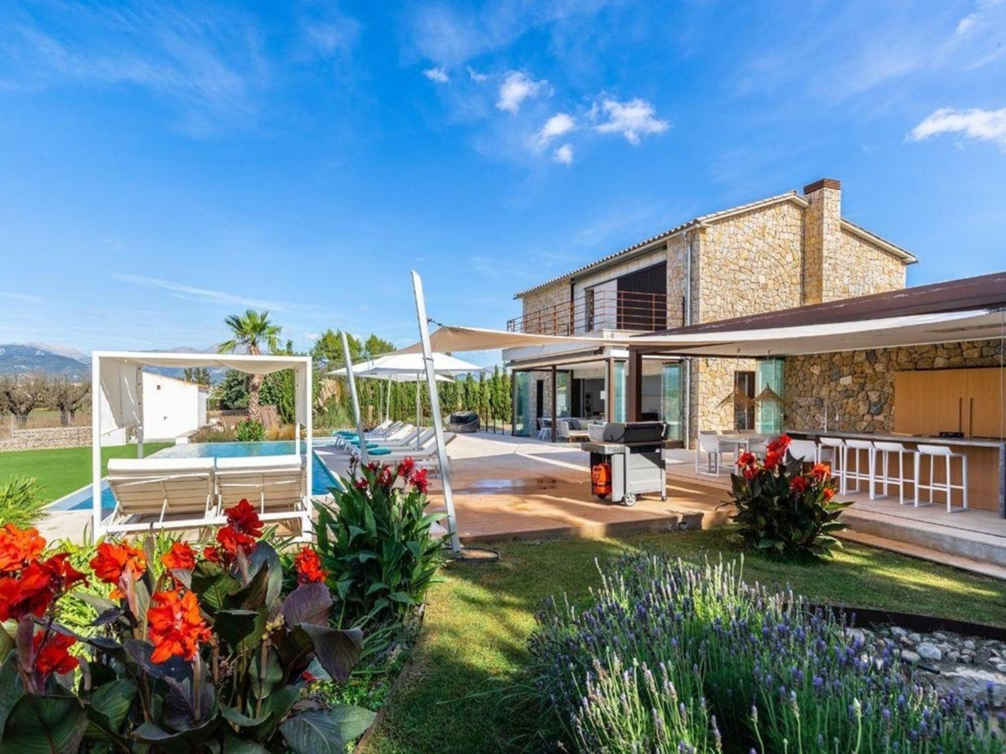 Ferienhaus Luxurioese Mit Pool In Fuer 8 Personen