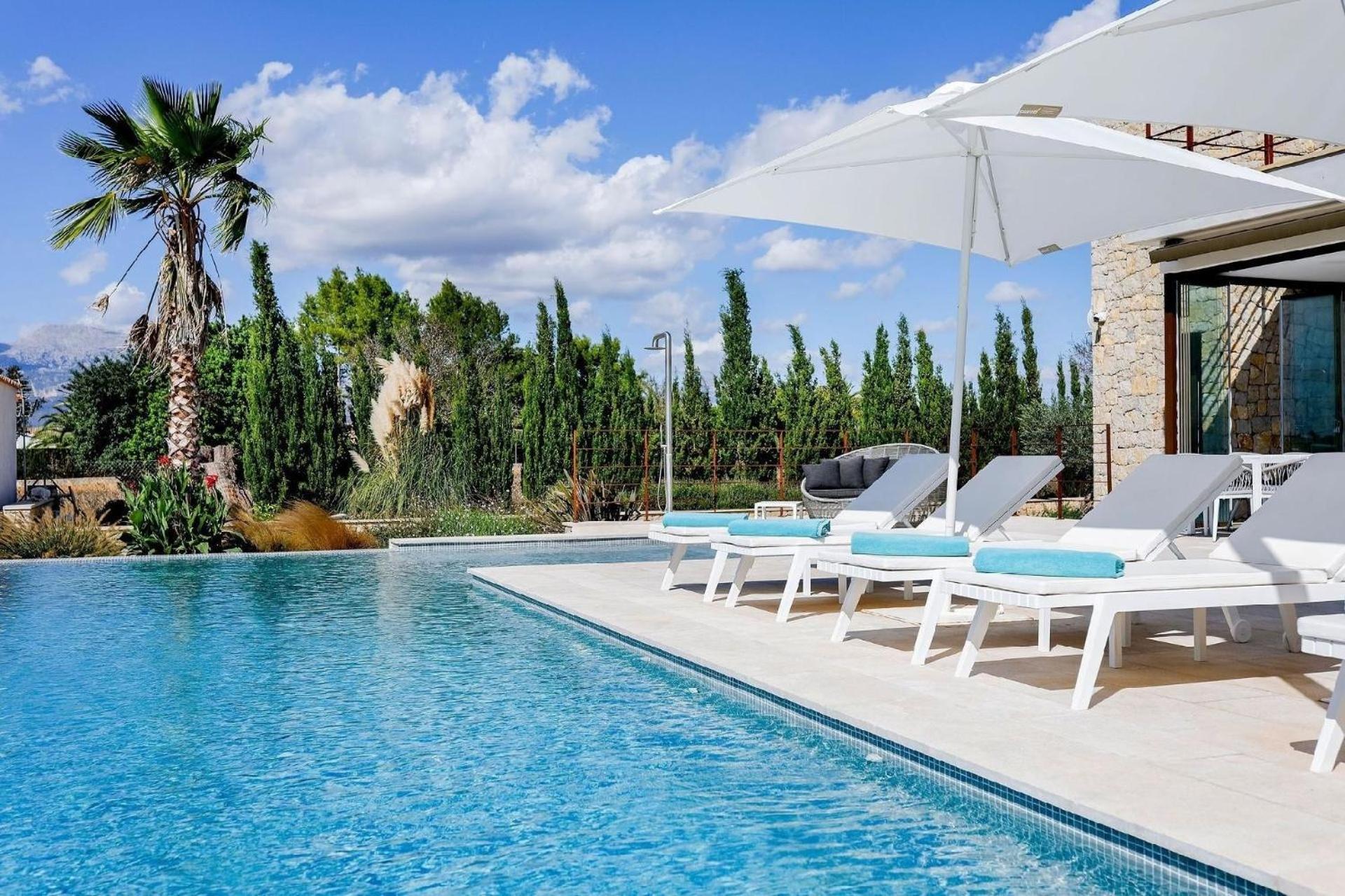 Ferienhaus Luxurioese Mit Pool In Fuer 8 Personen *
