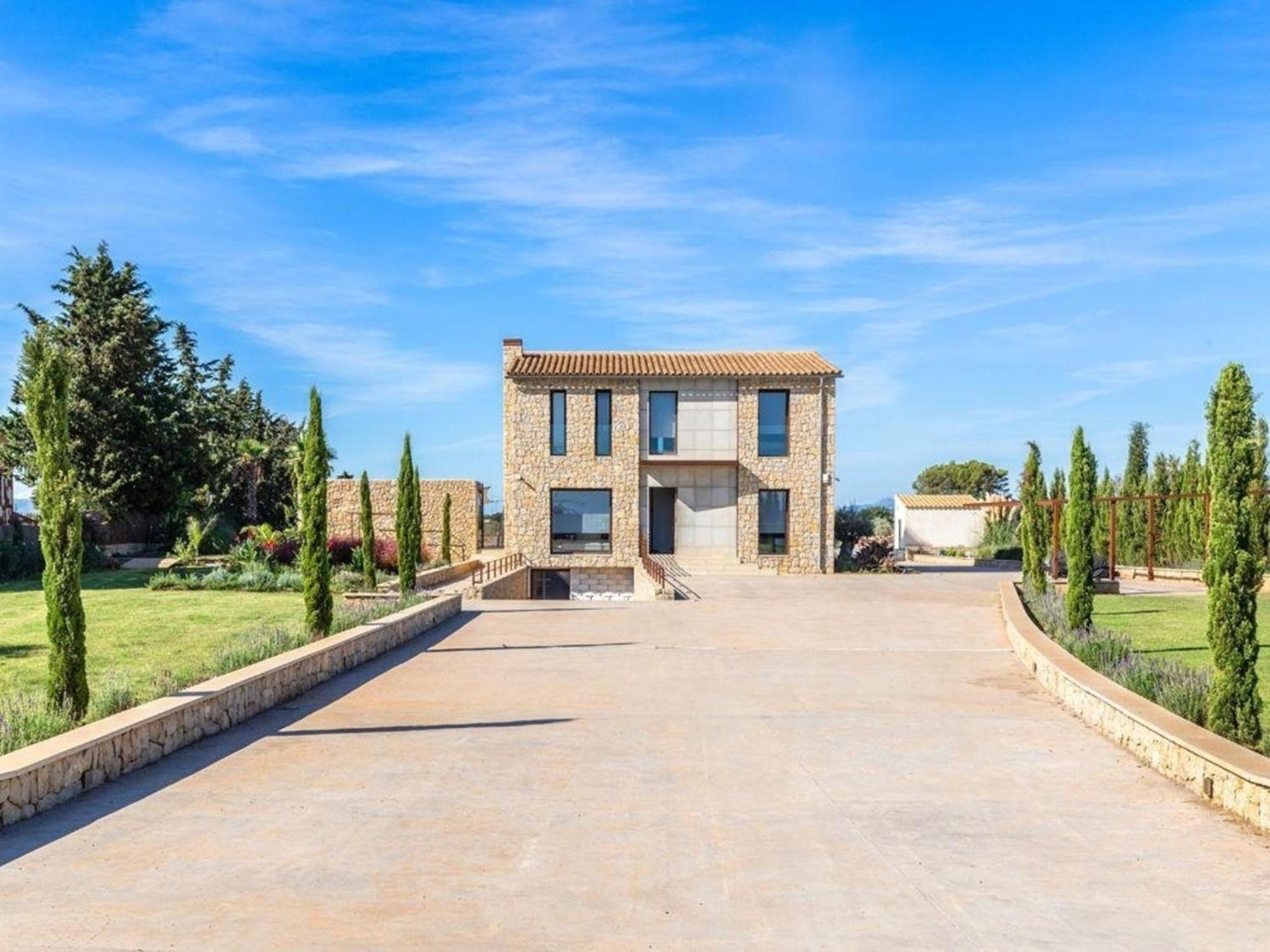 Luxurioese Mit Pool In Fuer 8 Personen